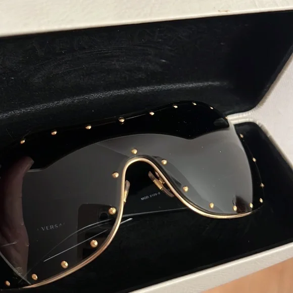 VERSACE SUNGLASSES BLACK with Gold Studs Comes with a box - Picture 10 of 10
